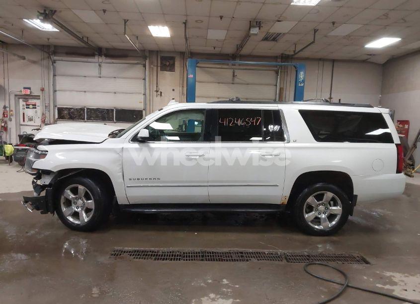 Photo 15 of 2017 Chevrolet Suburban LT (VIN 1GNSKHKC7HR199152)