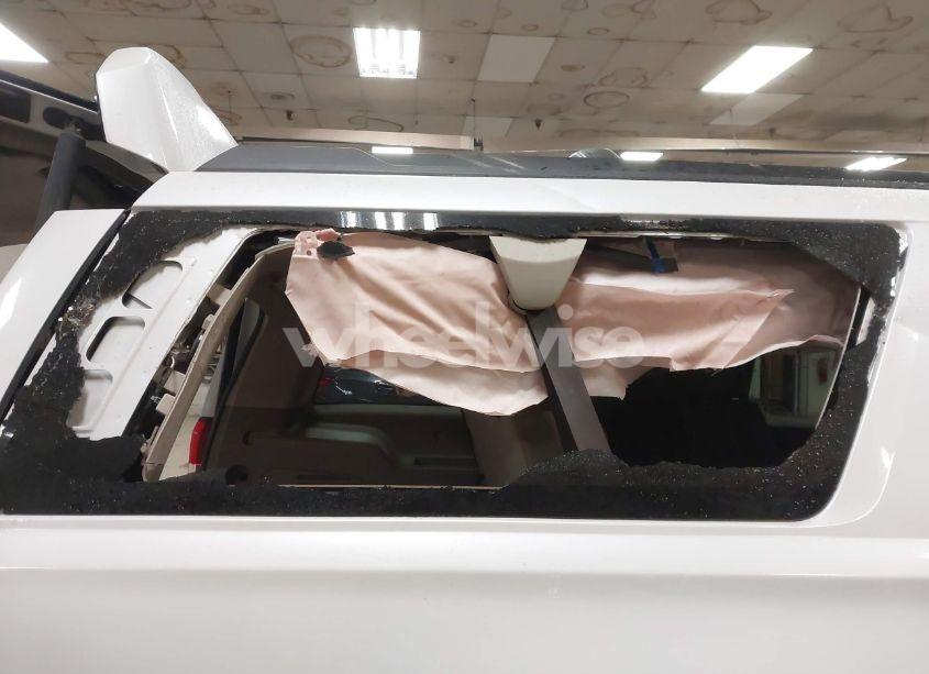 Photo 18 of 2017 Chevrolet Suburban LT (VIN 1GNSKHKC7HR199152)