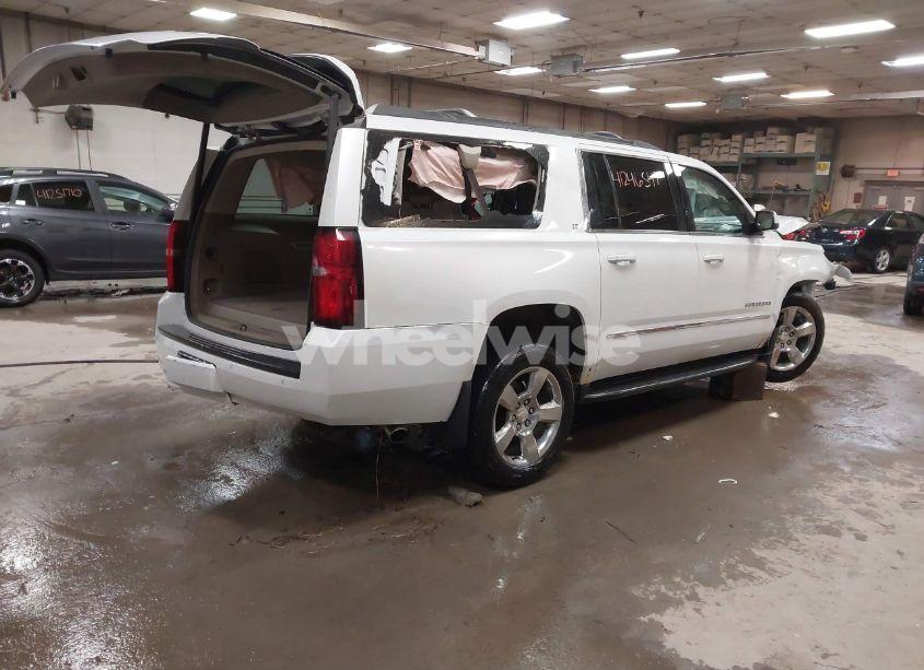 Photo 4 of 2017 Chevrolet Suburban LT (VIN 1GNSKHKC7HR199152)