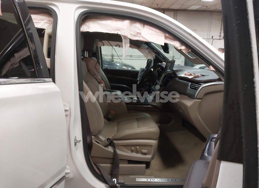 Photo 5 of 2017 Chevrolet Suburban LT (VIN 1GNSKHKC7HR199152)