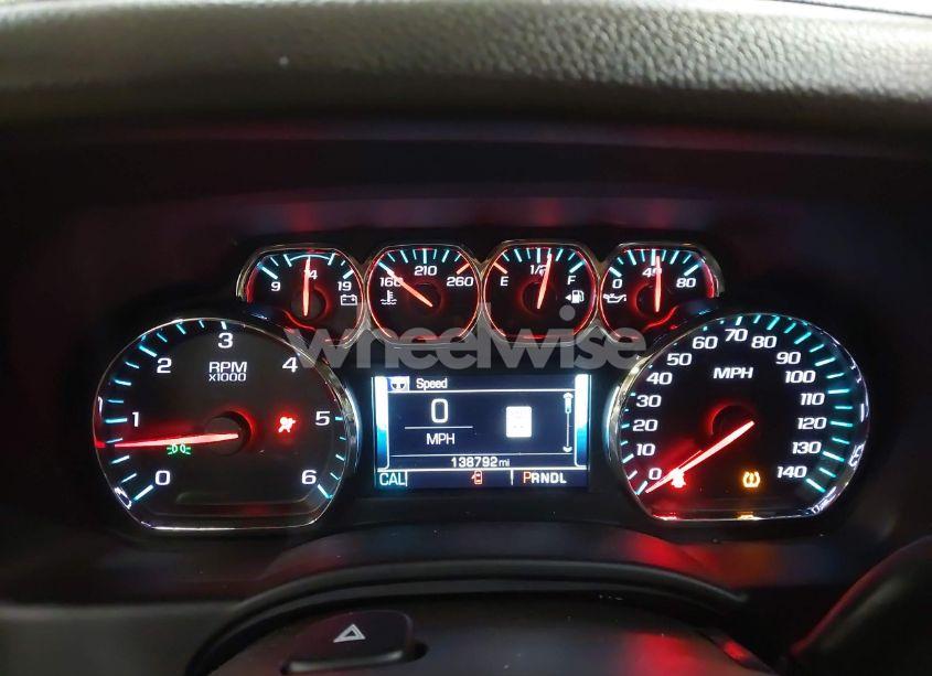 Photo 7 of 2017 Chevrolet Suburban LT (VIN 1GNSKHKC7HR199152)