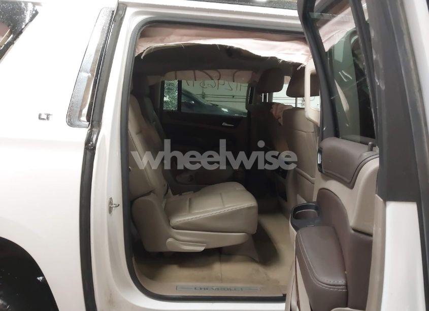 Photo 8 of 2017 Chevrolet Suburban LT (VIN 1GNSKHKC7HR199152)