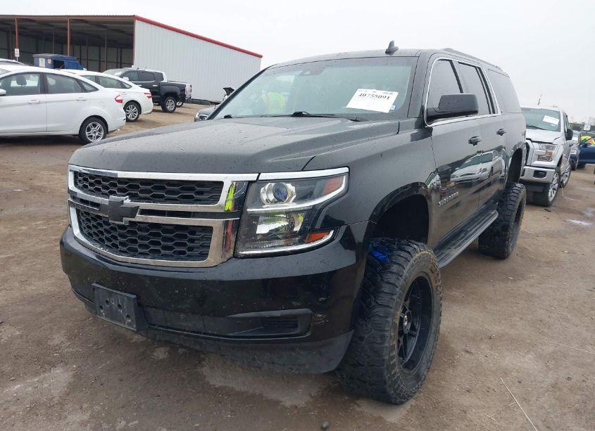 Photo 2 of 2017 Chevrolet Suburban LT (VIN 1GNSKHKC7HR206424)