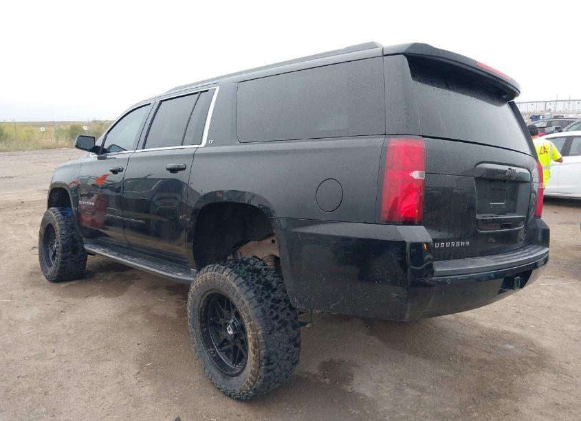 Photo 3 of 2017 Chevrolet Suburban LT (VIN 1GNSKHKC7HR206424)