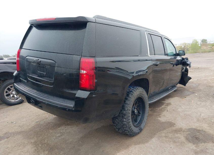 Photo 4 of 2017 Chevrolet Suburban LT (VIN 1GNSKHKC7HR206424)