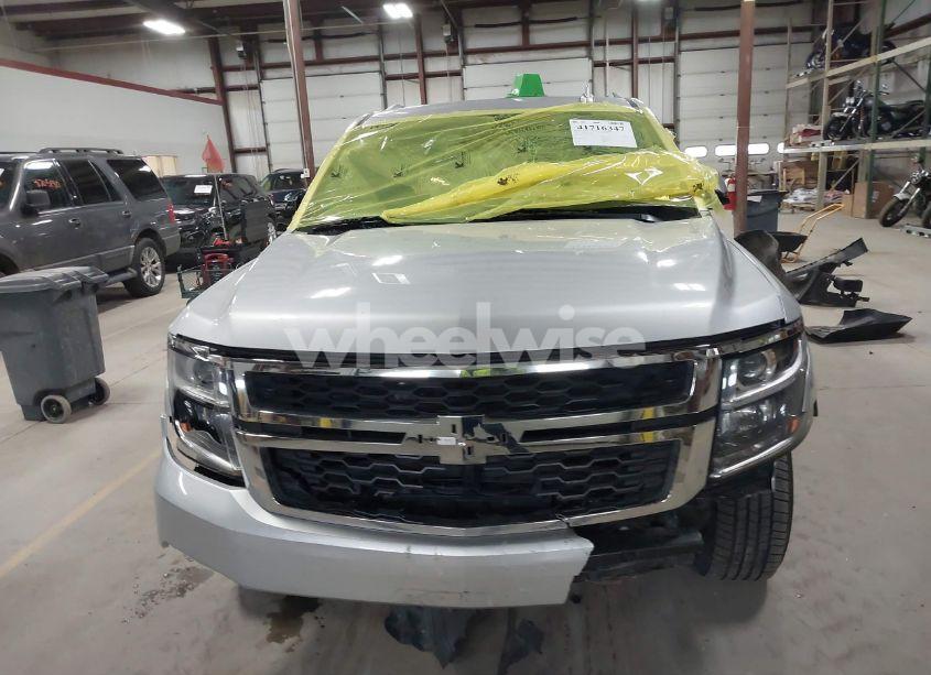Photo 12 of 2018 Chevrolet Suburban LT (VIN 1GNSKHKC7JR115885)
