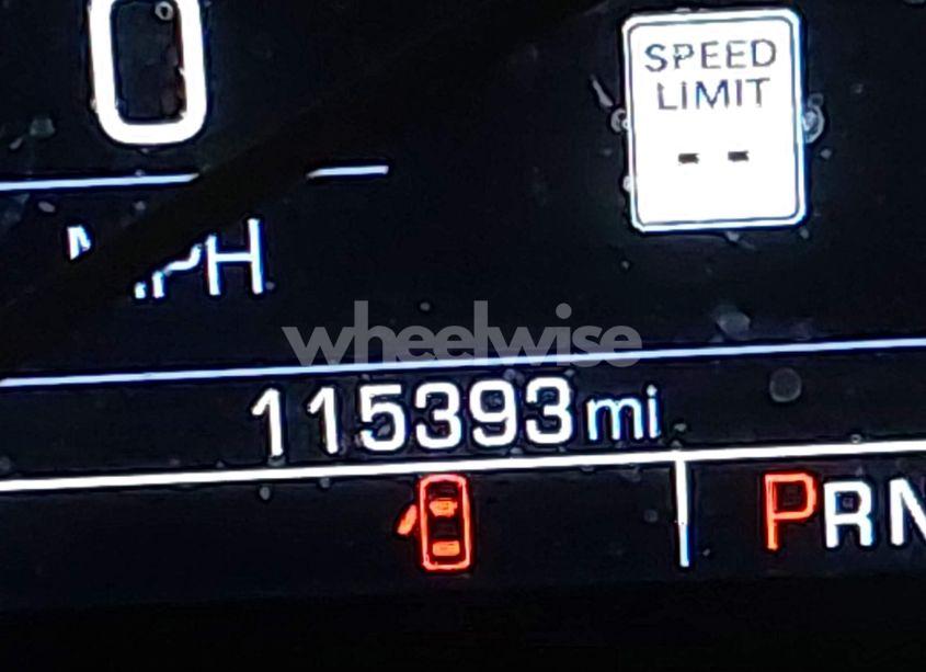 Photo 15 of 2018 Chevrolet Suburban LT (VIN 1GNSKHKC7JR115885)