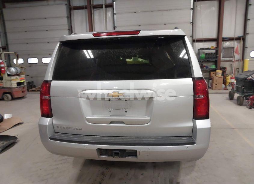 Photo 16 of 2018 Chevrolet Suburban LT (VIN 1GNSKHKC7JR115885)