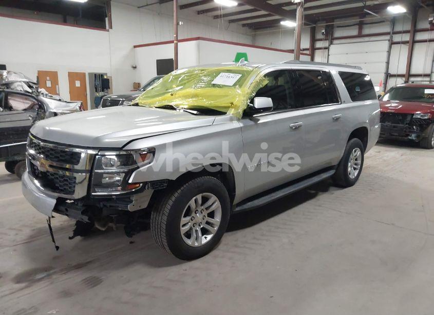 Photo 2 of 2018 Chevrolet Suburban LT (VIN 1GNSKHKC7JR115885)