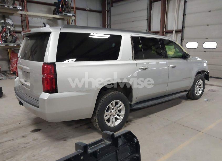 Photo 4 of 2018 Chevrolet Suburban LT (VIN 1GNSKHKC7JR115885)