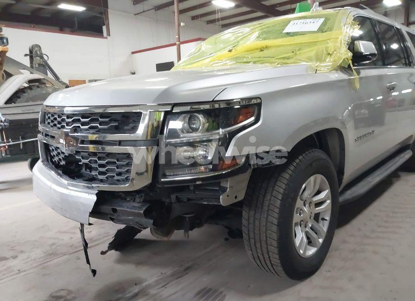 Photo 6 of 2018 Chevrolet Suburban LT (VIN 1GNSKHKC7JR115885)