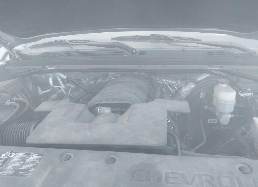 Photo 10 of 2018 Chevrolet Suburban LT (VIN 1GNSKHKC7JR230941)