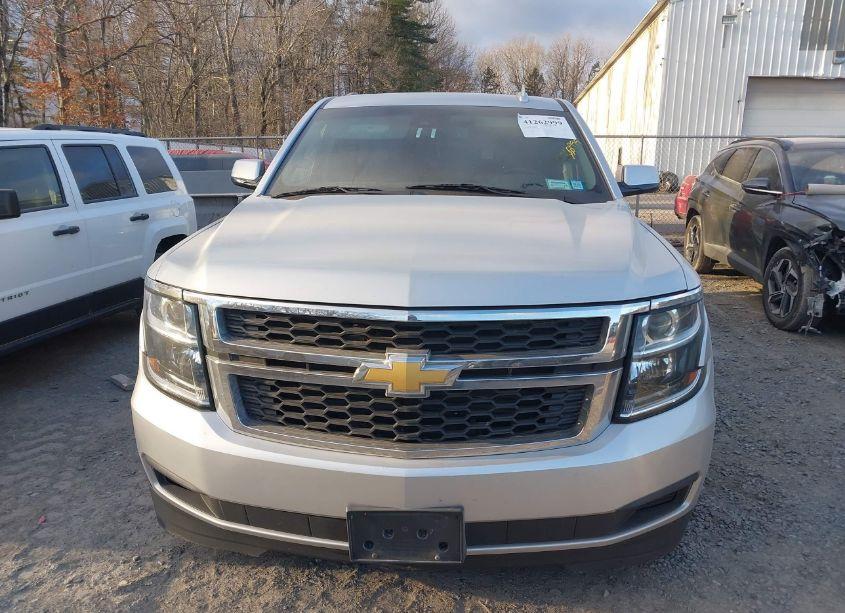 Photo 12 of 2018 Chevrolet Suburban LT (VIN 1GNSKHKC7JR230941)