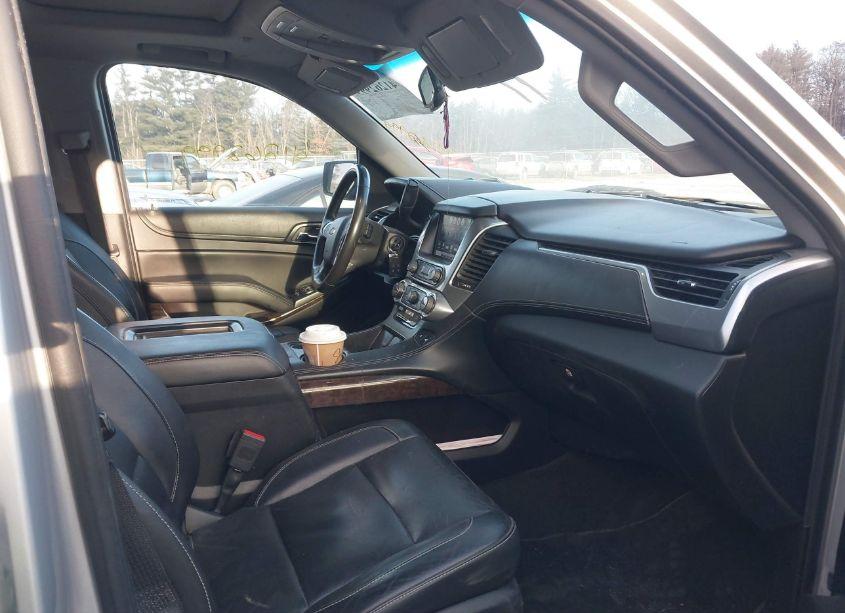 Photo 5 of 2018 Chevrolet Suburban LT (VIN 1GNSKHKC7JR230941)