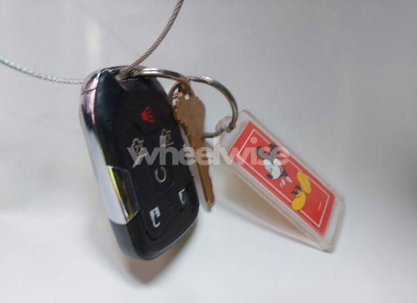 Photo 11 of 2018 Chevrolet Suburban LT (VIN 1GNSKHKC7JR382685)