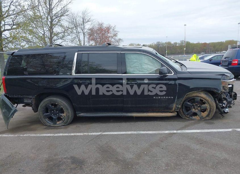 Photo 13 of 2018 Chevrolet Suburban LT (VIN 1GNSKHKC7JR382685)
