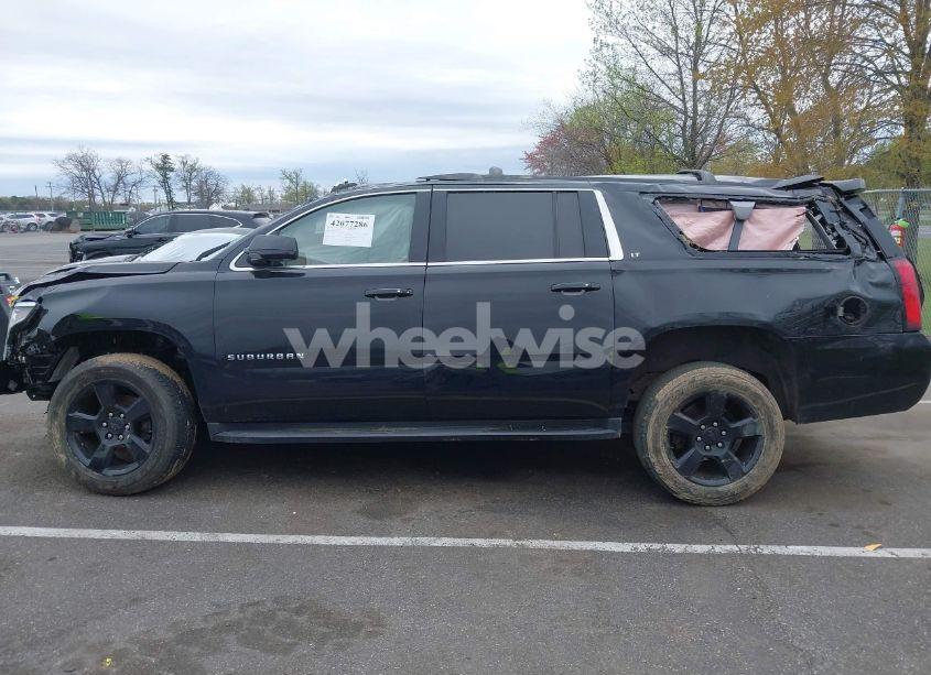 Photo 14 of 2018 Chevrolet Suburban LT (VIN 1GNSKHKC7JR382685)