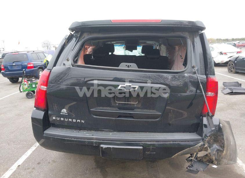 Photo 16 of 2018 Chevrolet Suburban LT (VIN 1GNSKHKC7JR382685)