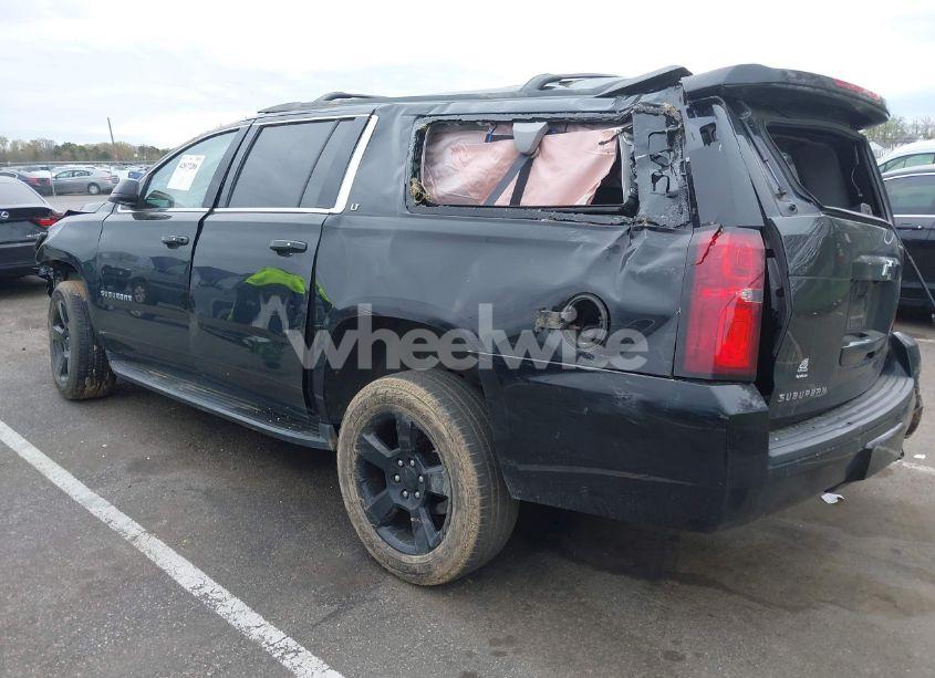 Photo 3 of 2018 Chevrolet Suburban LT (VIN 1GNSKHKC7JR382685)