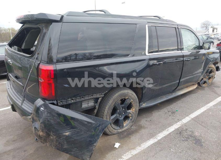 Photo 4 of 2018 Chevrolet Suburban LT (VIN 1GNSKHKC7JR382685)