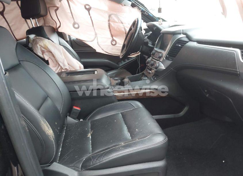 Photo 5 of 2018 Chevrolet Suburban LT (VIN 1GNSKHKC7JR382685)