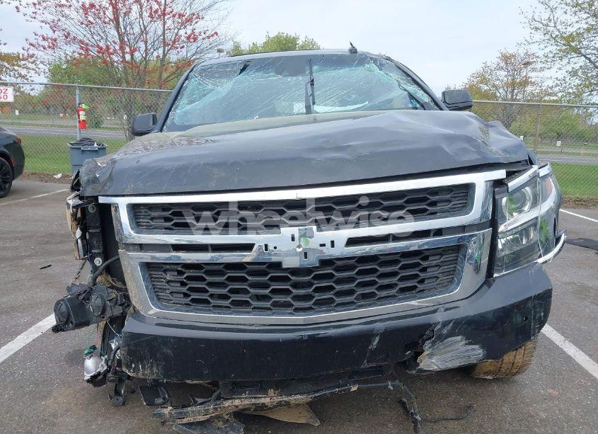 Photo 6 of 2018 Chevrolet Suburban LT (VIN 1GNSKHKC7JR382685)