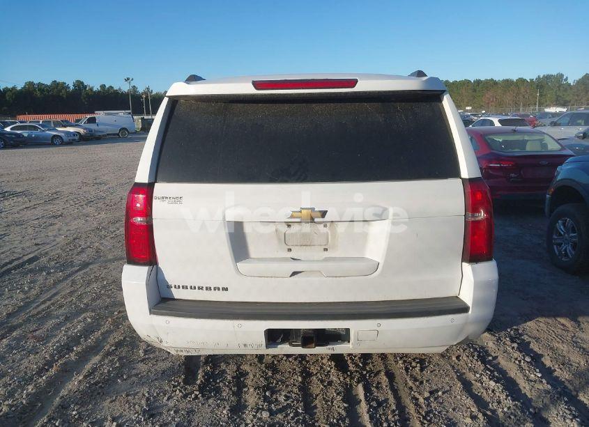 Photo 15 of 2019 Chevrolet Suburban LT (VIN 1GNSKHKC7KR120148)