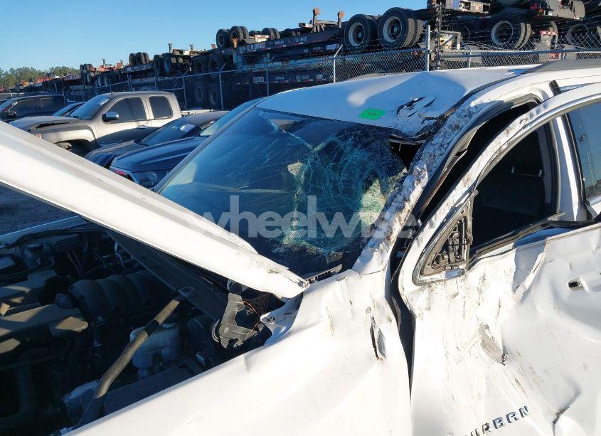 Photo 16 of 2019 Chevrolet Suburban LT (VIN 1GNSKHKC7KR120148)