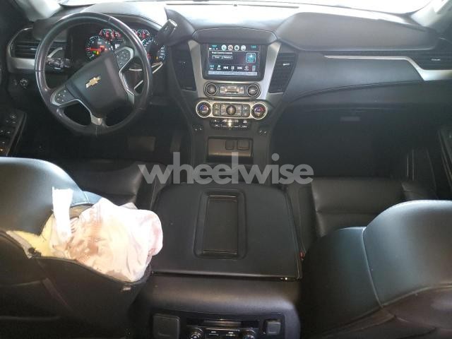 Photo 4 of 2019 CHEVROLET SUBURBAN K1500 LT (VIN 1GNSKHKC7KR367184)