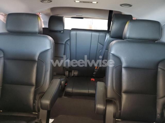 Photo 9 of 2019 CHEVROLET SUBURBAN K1500 LT (VIN 1GNSKHKC7KR367184)