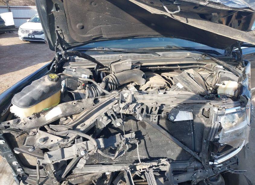 Photo 10 of 2020 Chevrolet Suburban 4WD LT (VIN 1GNSKHKC7LR123309)