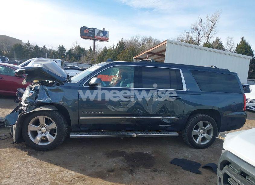 Photo 14 of 2020 Chevrolet Suburban 4WD LT (VIN 1GNSKHKC7LR123309)