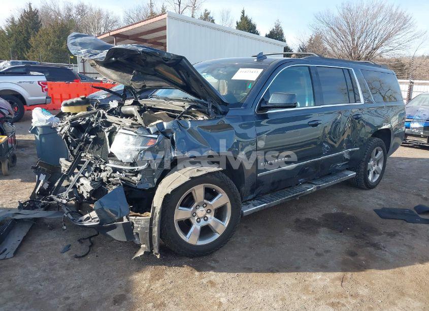 Photo 2 of 2020 Chevrolet Suburban 4WD LT (VIN 1GNSKHKC7LR123309)
