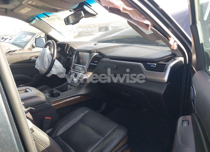 Photo 5 of 2020 Chevrolet Suburban 4WD LT (VIN 1GNSKHKC7LR123309)