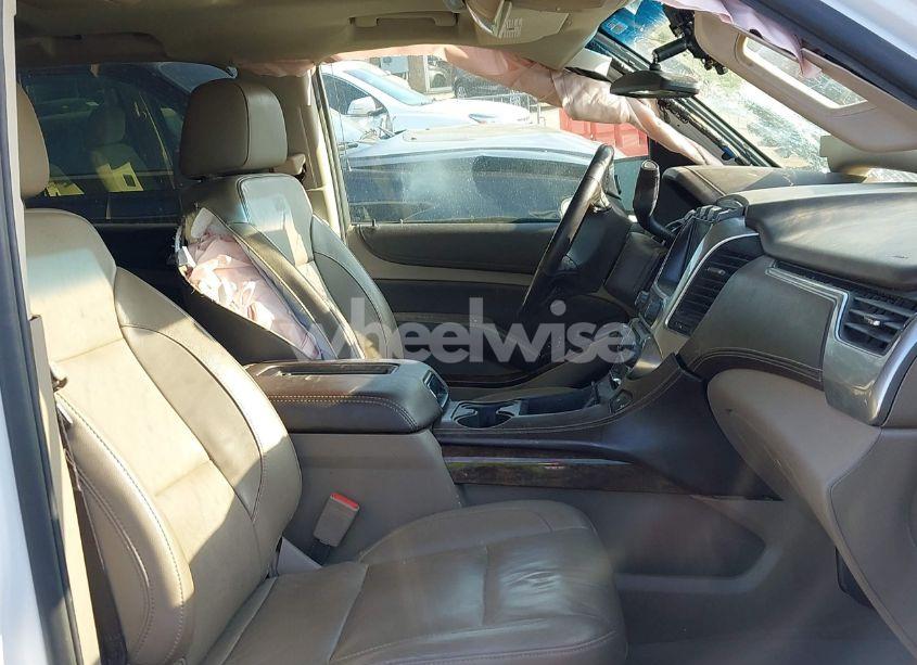 Photo 5 of 2020 Chevrolet Suburban 4WD LT (VIN 1GNSKHKC7LR125223)