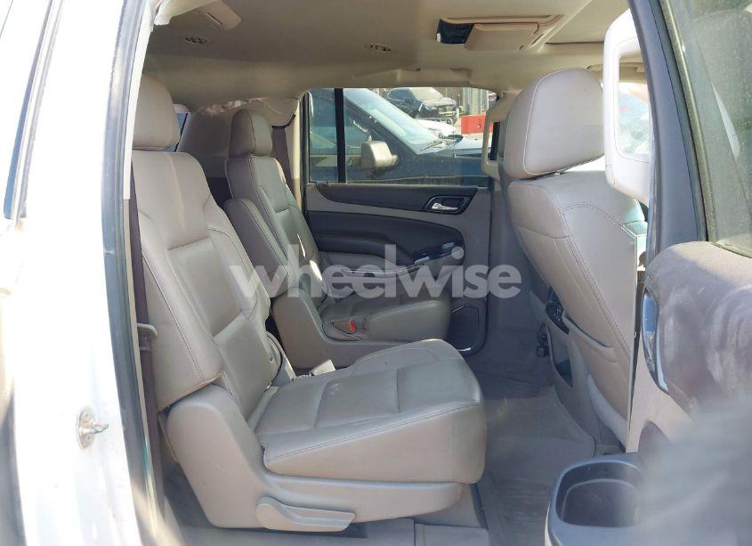 Photo 8 of 2020 Chevrolet Suburban 4WD LT (VIN 1GNSKHKC7LR125223)