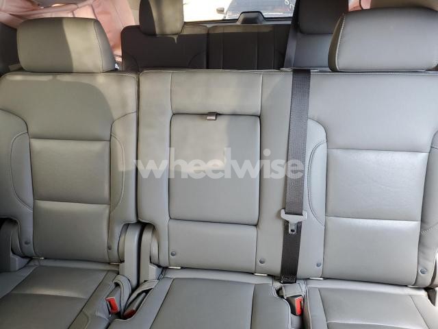 Photo 5 of 2020 CHEVROLET SUBURBAN K1500 LT (VIN 1GNSKHKC7LR195417)
