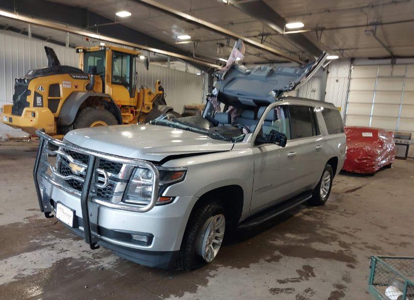 Photo 2 of 2020 Chevrolet Suburban 4WD LT (VIN 1GNSKHKC7LR258094)