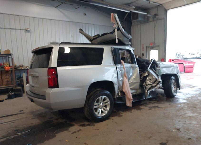 Photo 4 of 2020 Chevrolet Suburban 4WD LT (VIN 1GNSKHKC7LR258094)