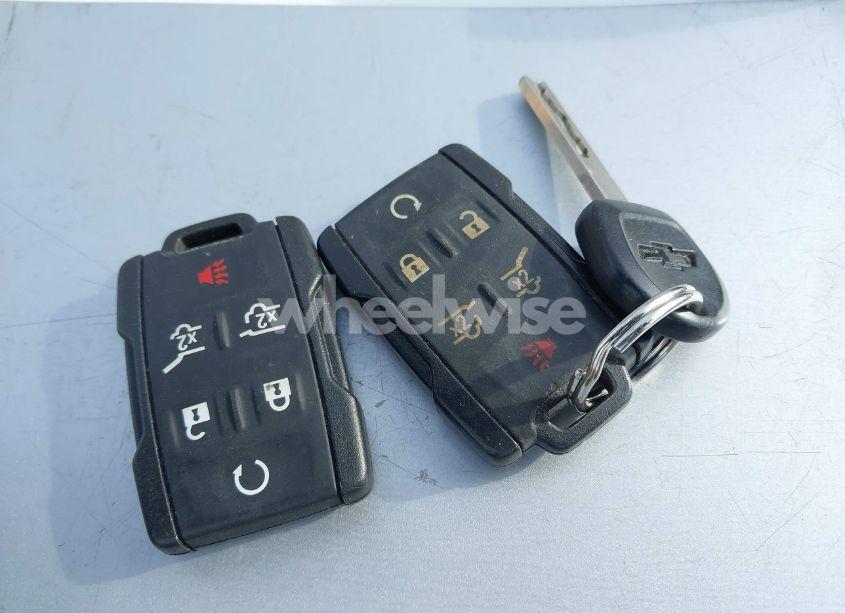 Photo 11 of 2020 Chevrolet Suburban 4WD LT (VIN 1GNSKHKC7LR281617)