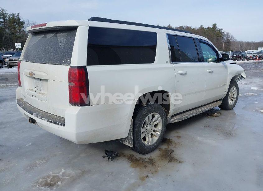 Photo 4 of 2020 Chevrolet Suburban 4WD LT (VIN 1GNSKHKC7LR281617)
