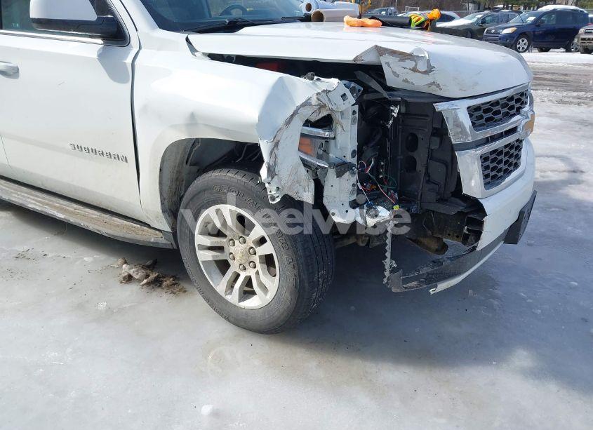 Photo 6 of 2020 Chevrolet Suburban 4WD LT (VIN 1GNSKHKC7LR281617)