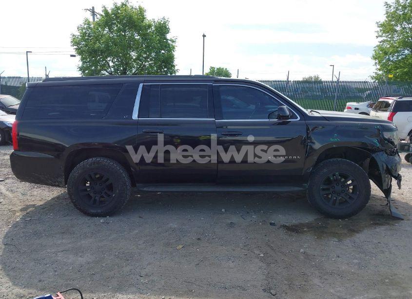 Photo 13 of 2016 Chevrolet Suburban LT (VIN 1GNSKHKC8GR223442)