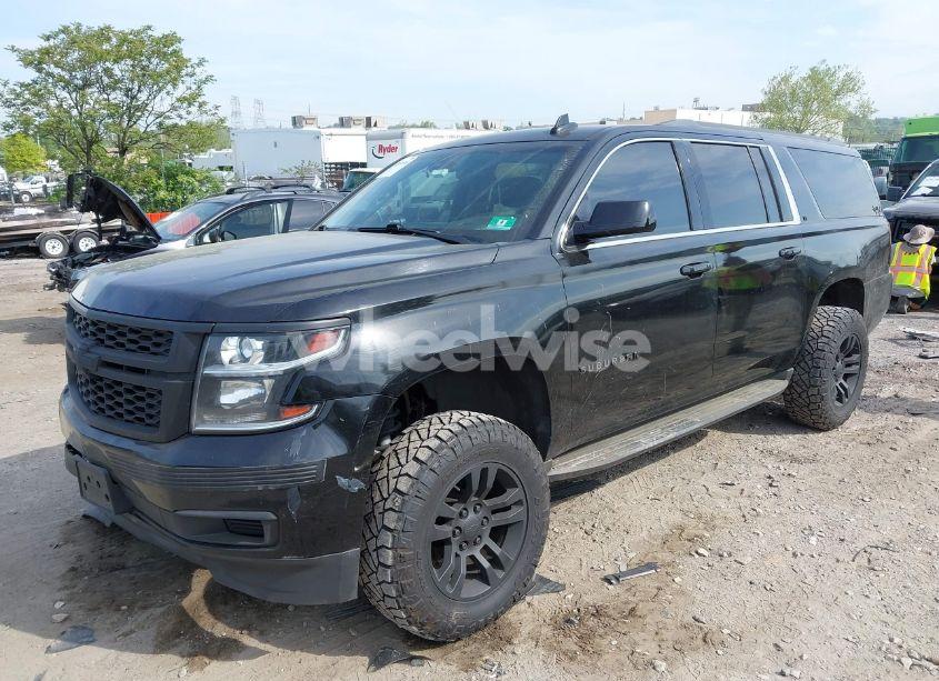 Photo 2 of 2016 Chevrolet Suburban LT (VIN 1GNSKHKC8GR223442)