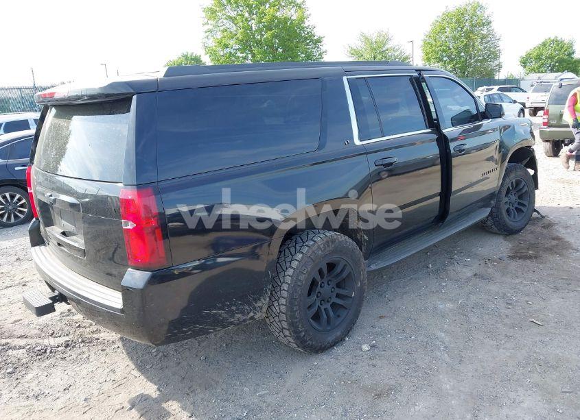 Photo 4 of 2016 Chevrolet Suburban LT (VIN 1GNSKHKC8GR223442)