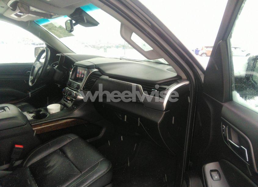 Photo 5 of 2016 Chevrolet Suburban LT (VIN 1GNSKHKC8GR420322)