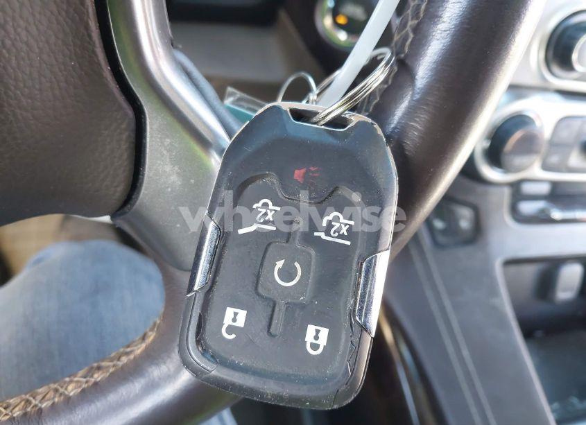 Photo 11 of 2017 Chevrolet Suburban LT (VIN 1GNSKHKC8HR121902)