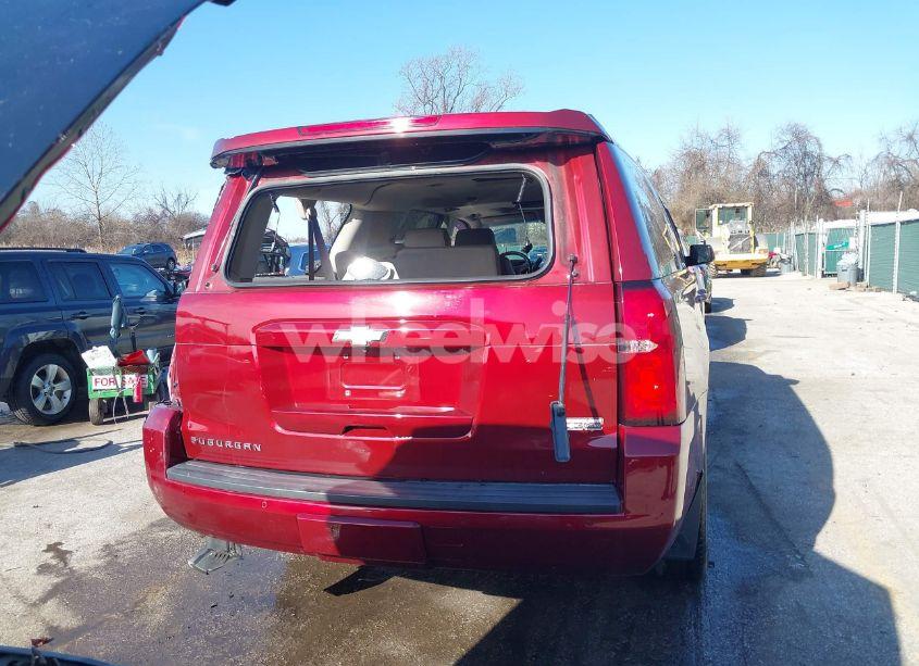 Photo 16 of 2017 Chevrolet Suburban LT (VIN 1GNSKHKC8HR121902)