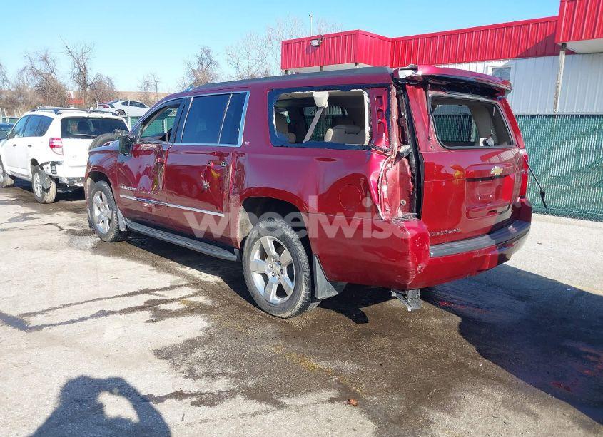 Photo 3 of 2017 Chevrolet Suburban LT (VIN 1GNSKHKC8HR121902)