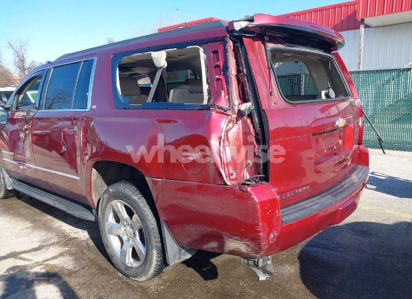 Photo 6 of 2017 Chevrolet Suburban LT (VIN 1GNSKHKC8HR121902)